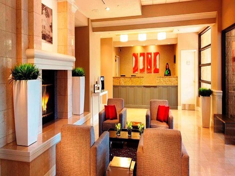 Radisson Hotel Phoenix Airport Экстерьер фото