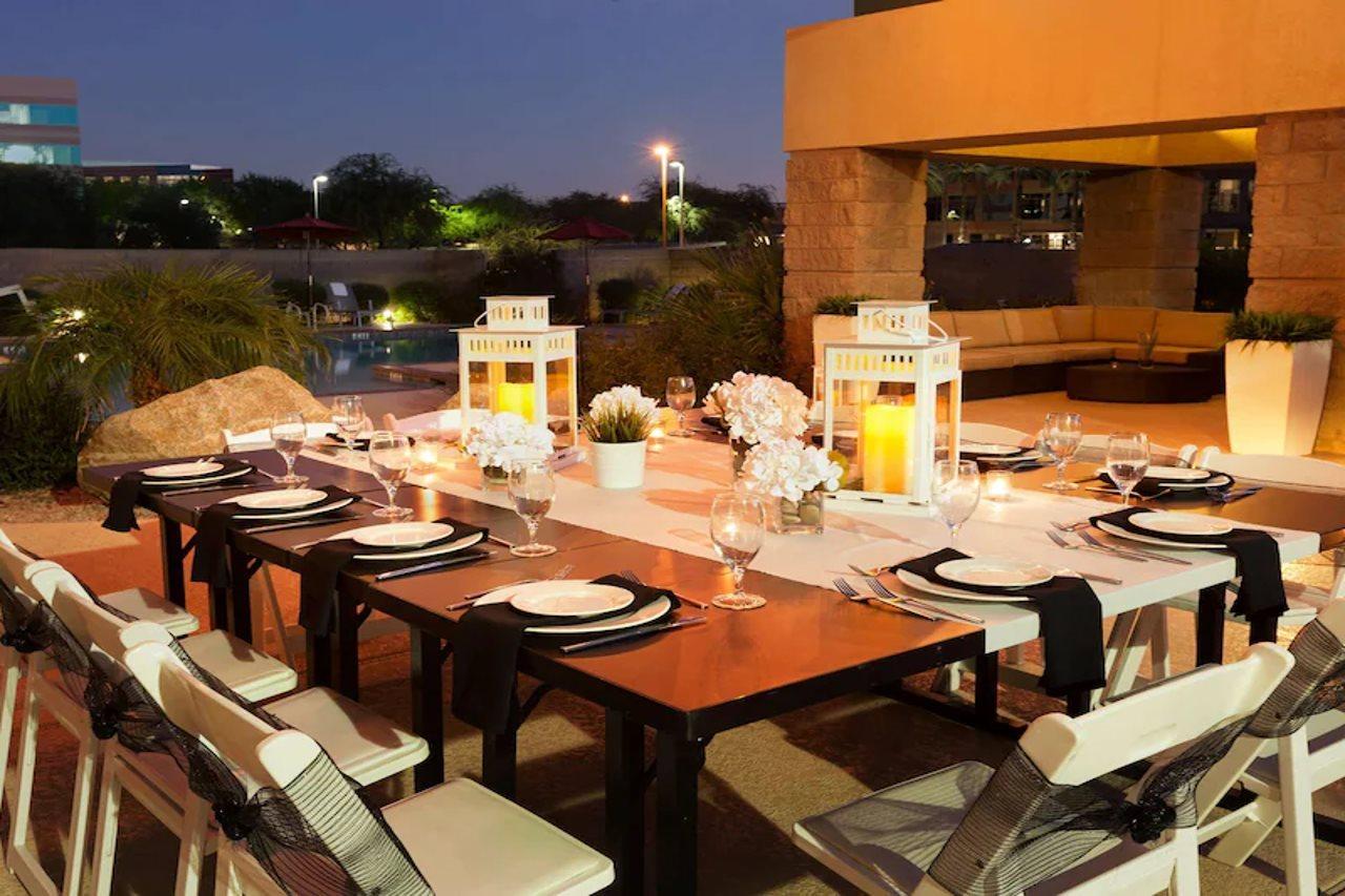 Radisson Hotel Phoenix Airport Экстерьер фото