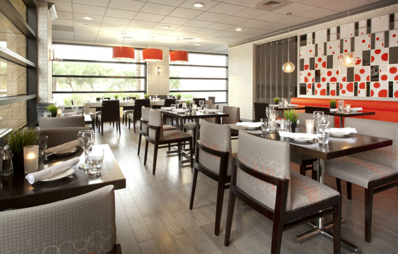 Radisson Hotel Phoenix Airport Экстерьер фото